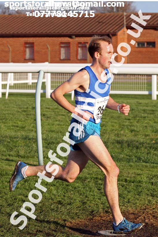 Senior mens North Eastern Cross Country, Redcar. Photo:  David T. Hewitson/Sports for All Pics